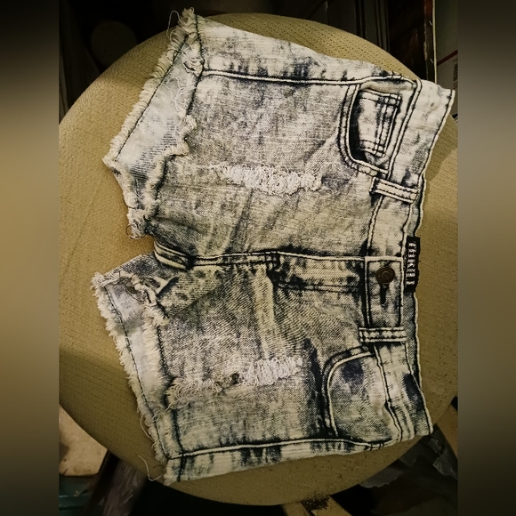 🇺🇲Thrill Denim Shorts Always A Thrill.💙 🎁Size 12 Female,A Fabulous Gift. 🏖 - Picture 3 of 8
